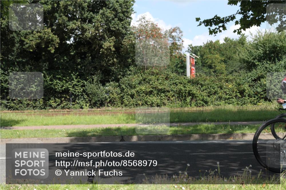 10.08.2025 - GEWOBA Citytriathlon Bremen Yannick Fuchs http://msf.ph/oto/8568979 10.08.2025 13:05:55 Radfahren 573, 616, 630, 767, 793, 857, 948, 981 meine-sportfotos.de