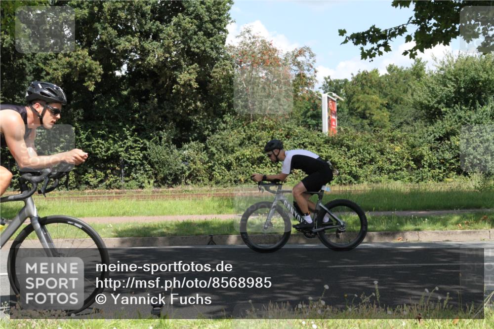 10.08.2025 - GEWOBA Citytriathlon Bremen Yannick Fuchs http://msf.ph/oto/8568985 10.08.2025 13:05:59 Radfahren 573, 616, 630, 741, 767, 793, 857, 918, 948, 962, 981 meine-sportfotos.de