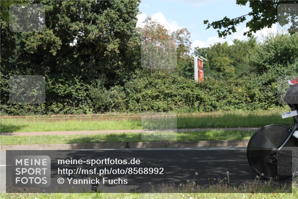 10.08.2025 - GEWOBA Citytriathlon Bremen Yannick Fuchs http://msf.ph/oto/8568992 10.08.2025 13:06:07 Radfahren 573, 630, 682, 741, 767, 918, 948, 962, 981 meine-sportfotos.de