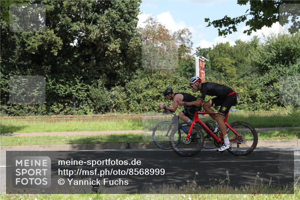 10.08.2025 - GEWOBA Citytriathlon Bremen Yannick Fuchs http://msf.ph/oto/8568999 10.08.2025 13:06:20 Radfahren 621, 655, 682, 741, 840, 856, 918, 962, 1026 meine-sportfotos.de
