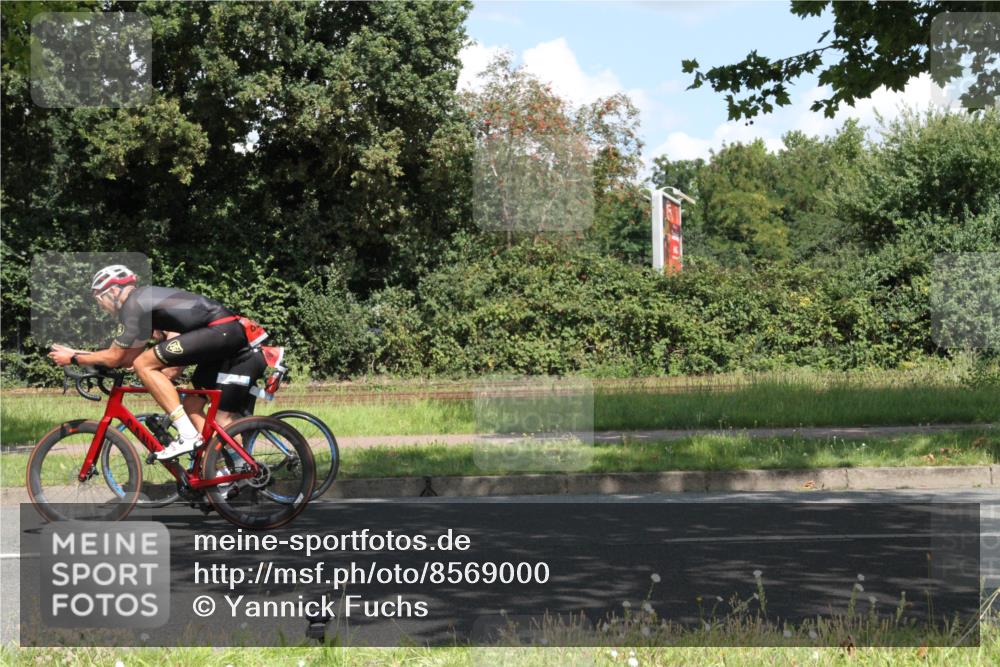 10.08.2025 - GEWOBA Citytriathlon Bremen Yannick Fuchs http://msf.ph/oto/8569000 10.08.2025 13:06:20 Radfahren 621, 655, 682, 741, 840, 856, 918, 962, 1026 meine-sportfotos.de