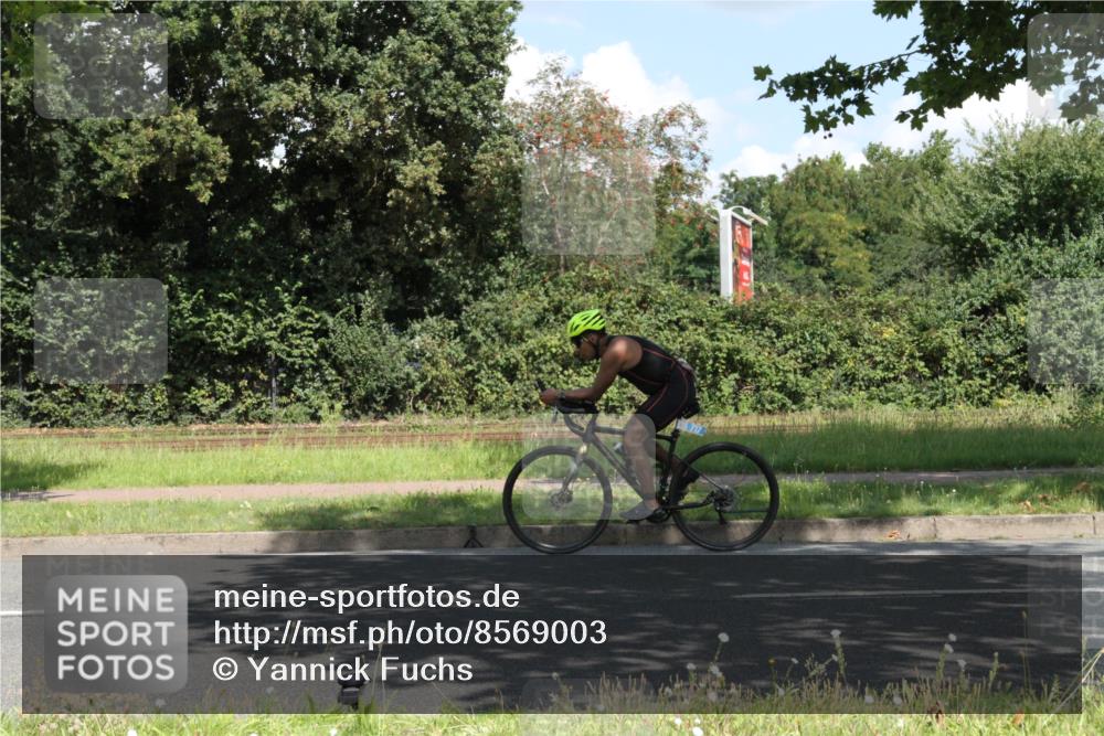 10.08.2025 - GEWOBA Citytriathlon Bremen Yannick Fuchs http://msf.ph/oto/8569003 10.08.2025 13:06:23 Radfahren 621, 655, 682, 741, 788, 840, 856, 1026 meine-sportfotos.de