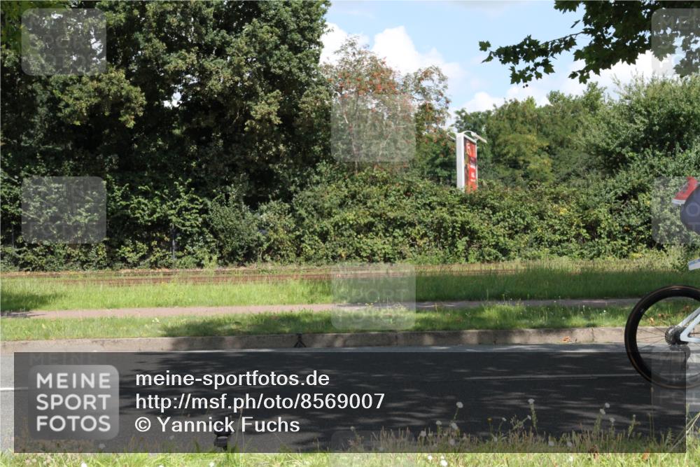 10.08.2025 - GEWOBA Citytriathlon Bremen Yannick Fuchs http://msf.ph/oto/8569007 10.08.2025 13:06:27 Radfahren 621, 655, 788, 840, 856, 927, 1026 meine-sportfotos.de