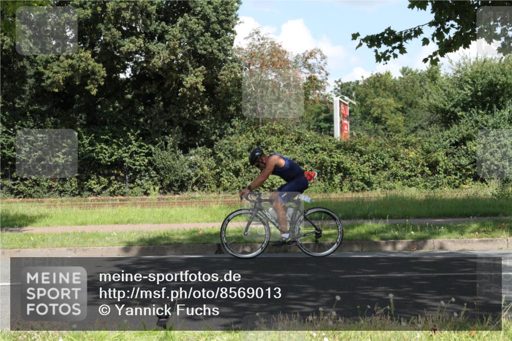 10.08.2025 - GEWOBA Citytriathlon Bremen Yannick Fuchs http://msf.ph/oto/8569013 10.08.2025 13:06:35 Radfahren 621, 655, 699, 732, 788, 840, 856, 914, 927, 1026 meine-sportfotos.de