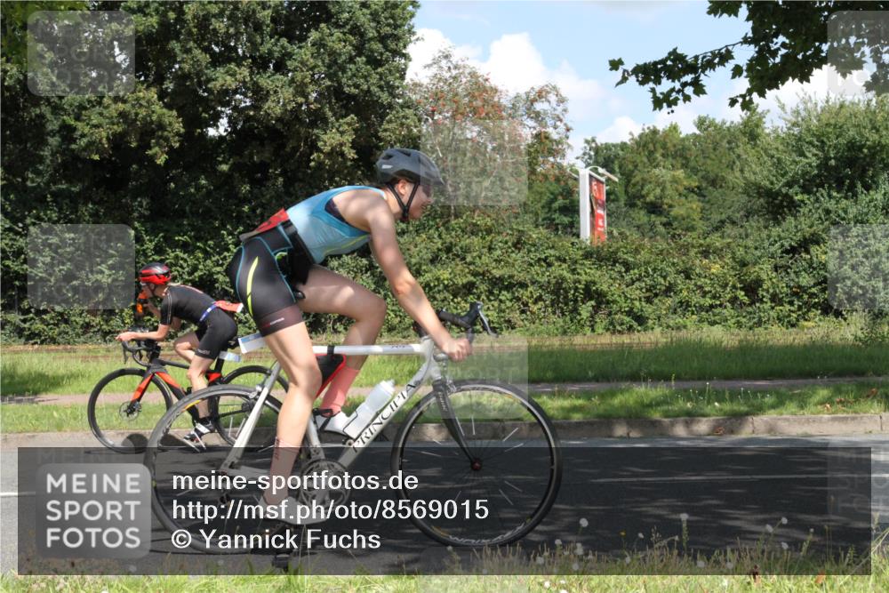 10.08.2025 - GEWOBA Citytriathlon Bremen Yannick Fuchs http://msf.ph/oto/8569015 10.08.2025 13:06:37 Radfahren 621, 655, 699, 732, 788, 840, 856, 867, 914, 927 meine-sportfotos.de