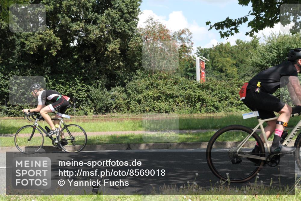 10.08.2025 - GEWOBA Citytriathlon Bremen Yannick Fuchs http://msf.ph/oto/8569018 10.08.2025 13:06:43 Radfahren 621, 638, 679, 699, 732, 788, 867, 914, 927 meine-sportfotos.de