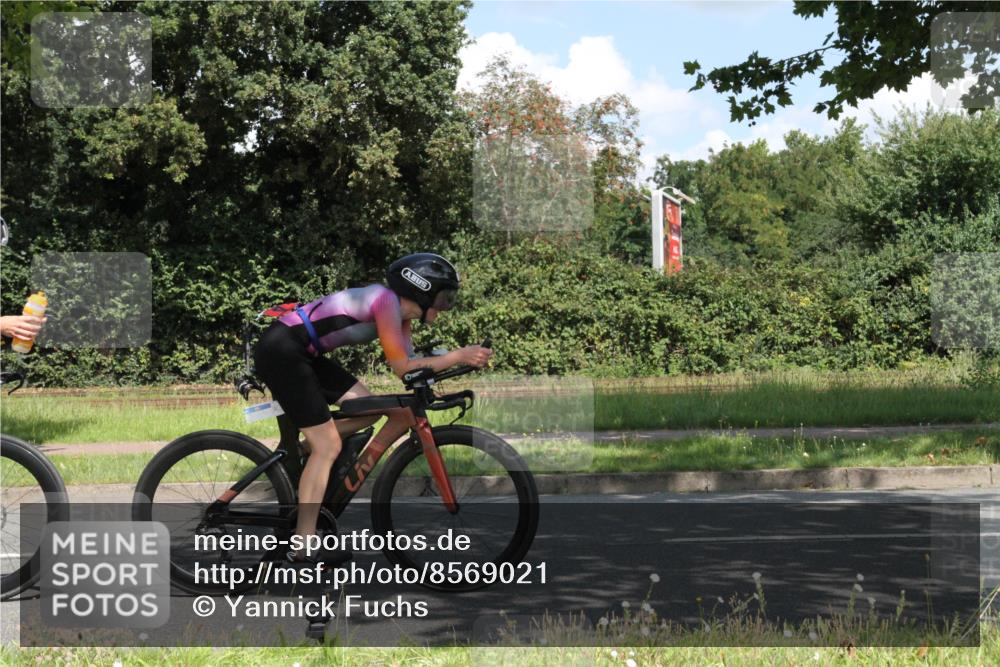 10.08.2025 - GEWOBA Citytriathlon Bremen Yannick Fuchs http://msf.ph/oto/8569021 10.08.2025 13:06:47 Radfahren 638, 679, 699, 732, 788, 867, 914, 927 meine-sportfotos.de