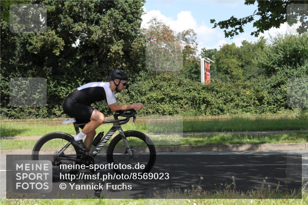 10.08.2025 - GEWOBA Citytriathlon Bremen Yannick Fuchs http://msf.ph/oto/8569023 10.08.2025 13:06:51 Radfahren 638, 679, 699, 732, 867, 914 meine-sportfotos.de
