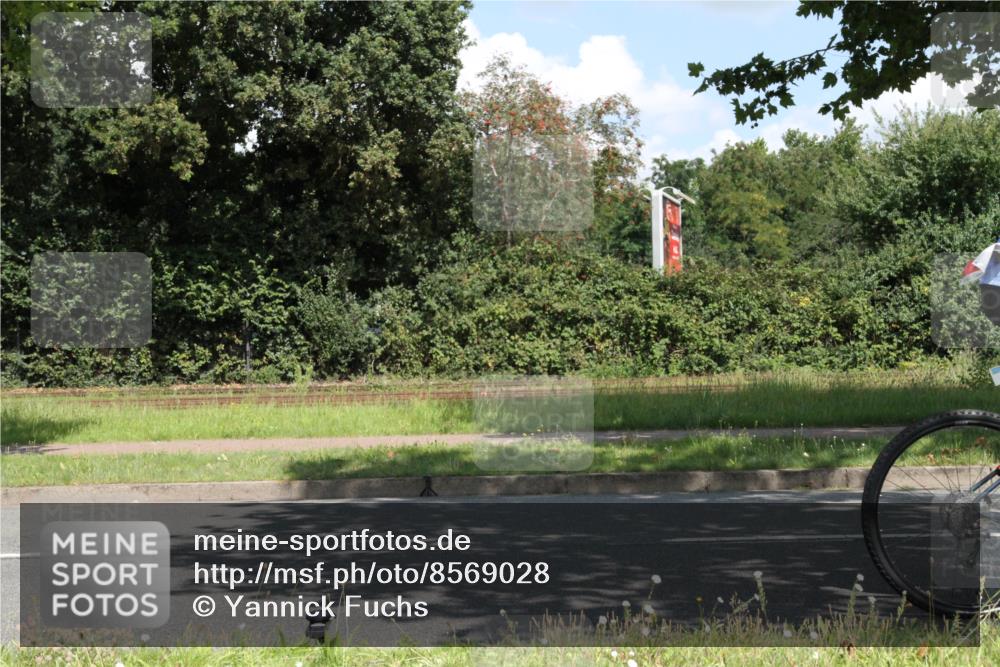 10.08.2025 - GEWOBA Citytriathlon Bremen Yannick Fuchs http://msf.ph/oto/8569028 10.08.2025 13:06:54 Radfahren 638, 679, 699, 732, 867, 914 meine-sportfotos.de