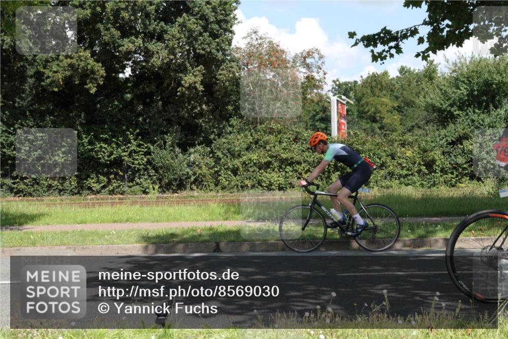 10.08.2025 - GEWOBA Citytriathlon Bremen Yannick Fuchs http://msf.ph/oto/8569030 10.08.2025 13:06:55 Radfahren 638, 679, 699, 867, 914 meine-sportfotos.de