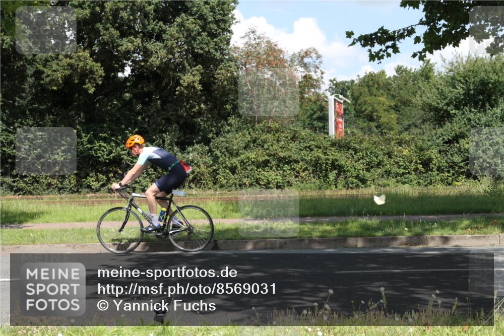 10.08.2025 - GEWOBA Citytriathlon Bremen Yannick Fuchs http://msf.ph/oto/8569031 10.08.2025 13:06:55 Radfahren 638, 679, 699, 867, 914 meine-sportfotos.de