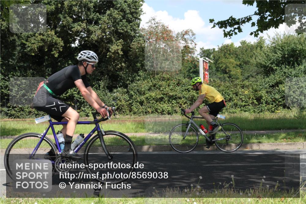 10.08.2025 - GEWOBA Citytriathlon Bremen Yannick Fuchs http://msf.ph/oto/8569038 10.08.2025 13:07:08 Radfahren 649, 717, 724, 806, 820, 888, 903 meine-sportfotos.de
