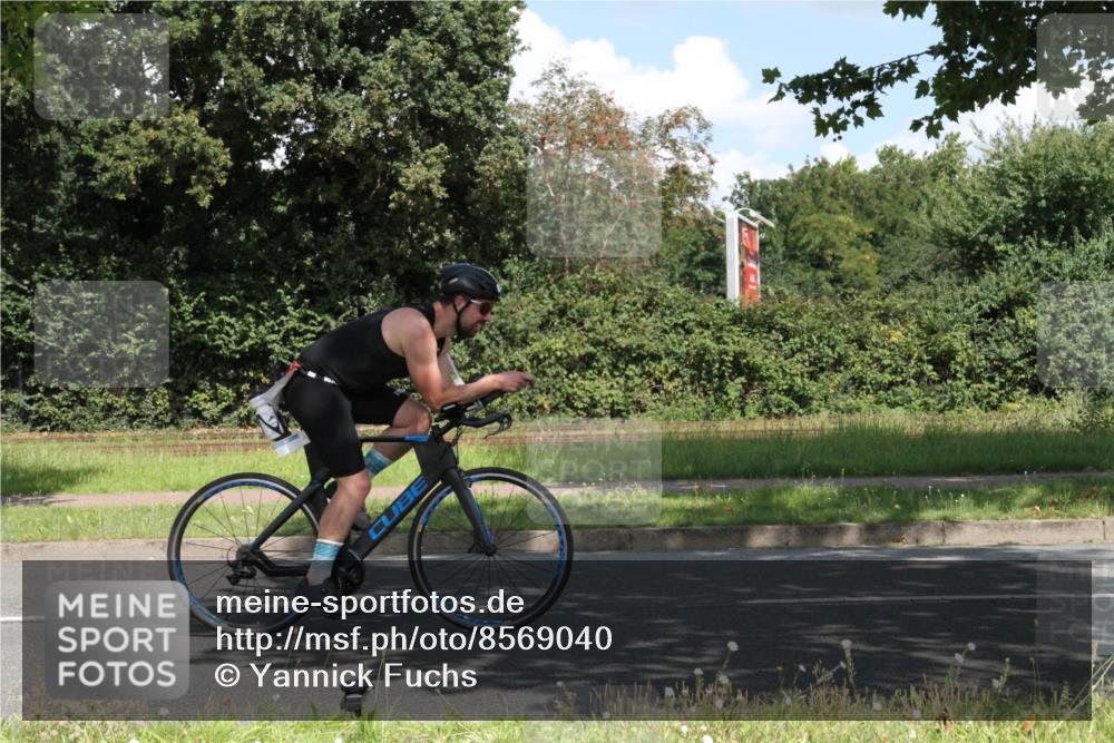 10.08.2025 - GEWOBA Citytriathlon Bremen Yannick Fuchs http://msf.ph/oto/8569040 10.08.2025 13:07:10 Radfahren 649, 656, 717, 724, 806, 820, 888, 903 meine-sportfotos.de