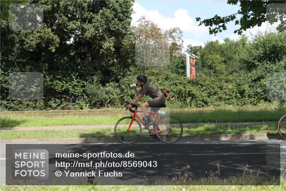 10.08.2025 - GEWOBA Citytriathlon Bremen Yannick Fuchs http://msf.ph/oto/8569043 10.08.2025 13:07:13 Radfahren 649, 656, 717, 724, 806, 820, 888, 903 meine-sportfotos.de
