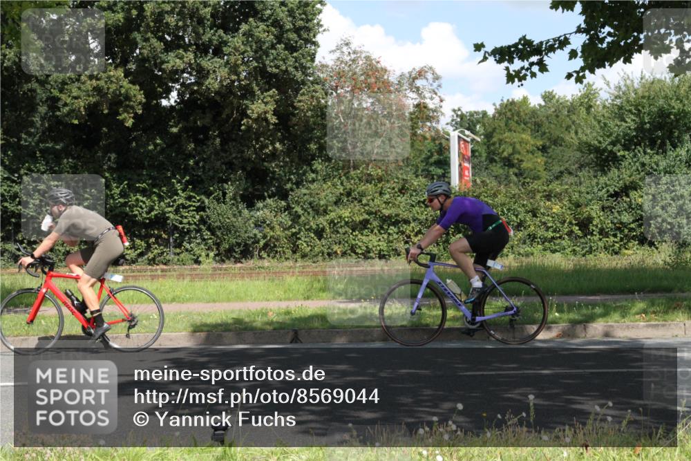 10.08.2025 - GEWOBA Citytriathlon Bremen Yannick Fuchs http://msf.ph/oto/8569044 10.08.2025 13:07:13 Radfahren 649, 656, 717, 724, 806, 820, 888, 903 meine-sportfotos.de