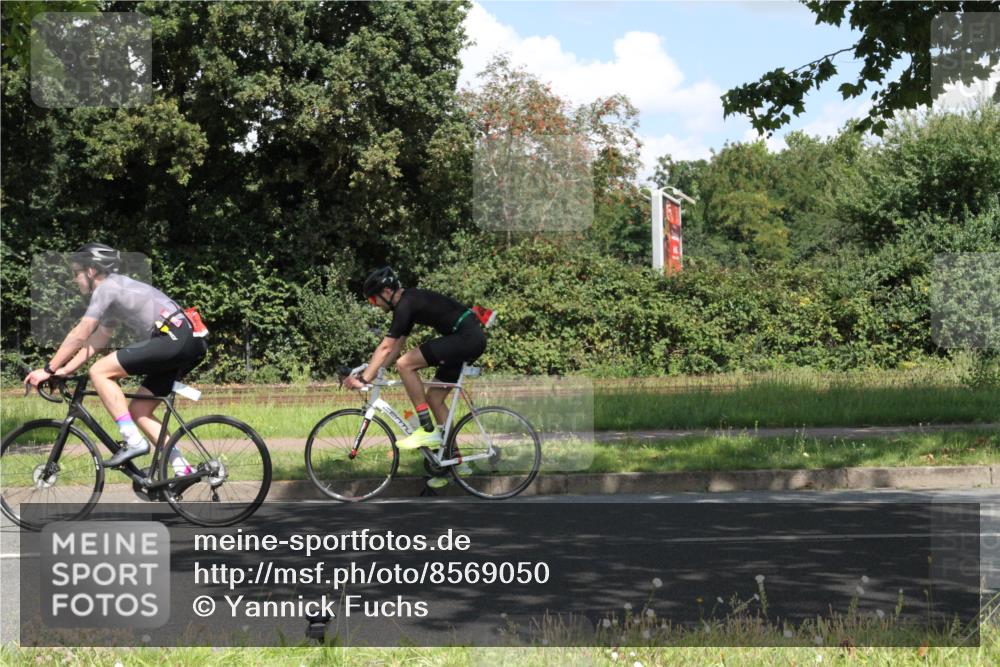 10.08.2025 - GEWOBA Citytriathlon Bremen Yannick Fuchs http://msf.ph/oto/8569050 10.08.2025 13:07:16 Radfahren 649, 656, 717, 724, 806, 820, 873, 888, 903, 950 meine-sportfotos.de