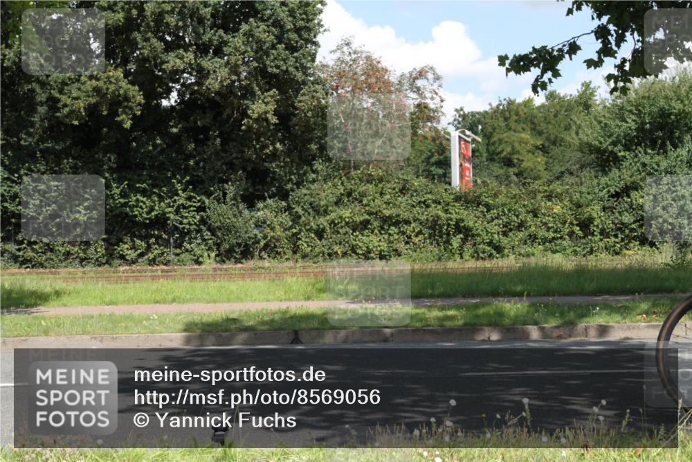 10.08.2025 - GEWOBA Citytriathlon Bremen Yannick Fuchs http://msf.ph/oto/8569056 10.08.2025 13:07:22 Radfahren 656, 717, 806, 820, 873, 888, 903, 950, 959 meine-sportfotos.de