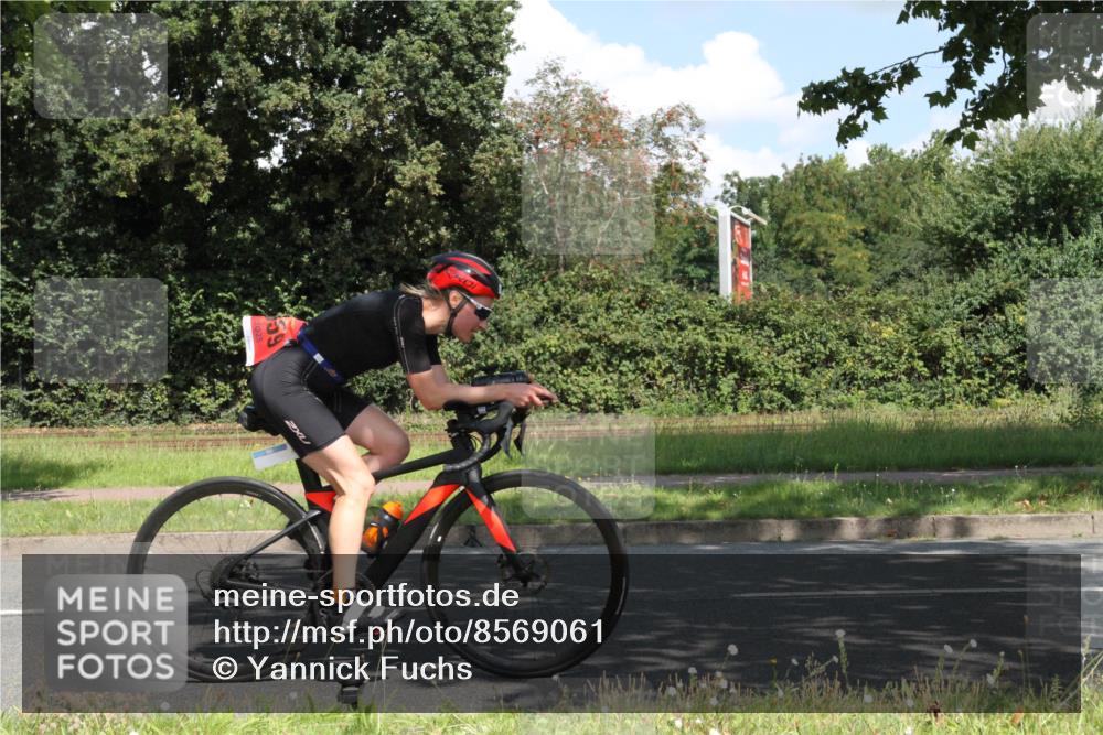 10.08.2025 - GEWOBA Citytriathlon Bremen Yannick Fuchs http://msf.ph/oto/8569061 10.08.2025 13:07:31 Radfahren 648, 656, 873, 950, 959 meine-sportfotos.de