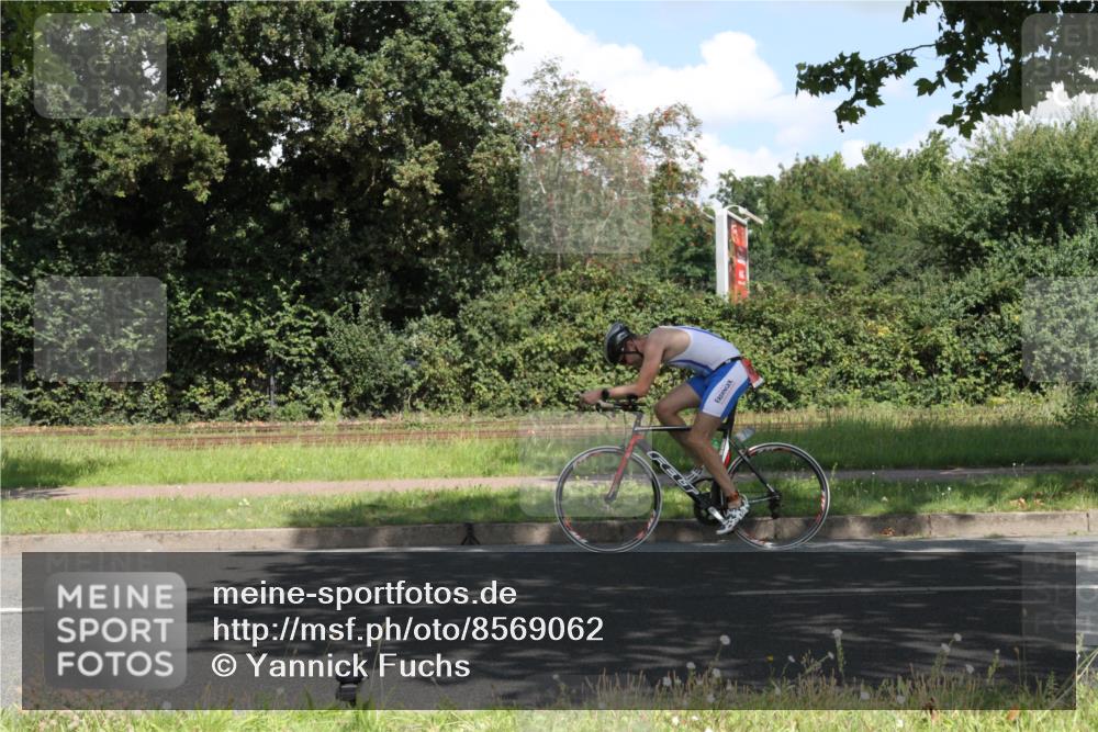 10.08.2025 - GEWOBA Citytriathlon Bremen Yannick Fuchs http://msf.ph/oto/8569062 10.08.2025 13:07:32 Radfahren 648, 656, 873, 950, 959 meine-sportfotos.de