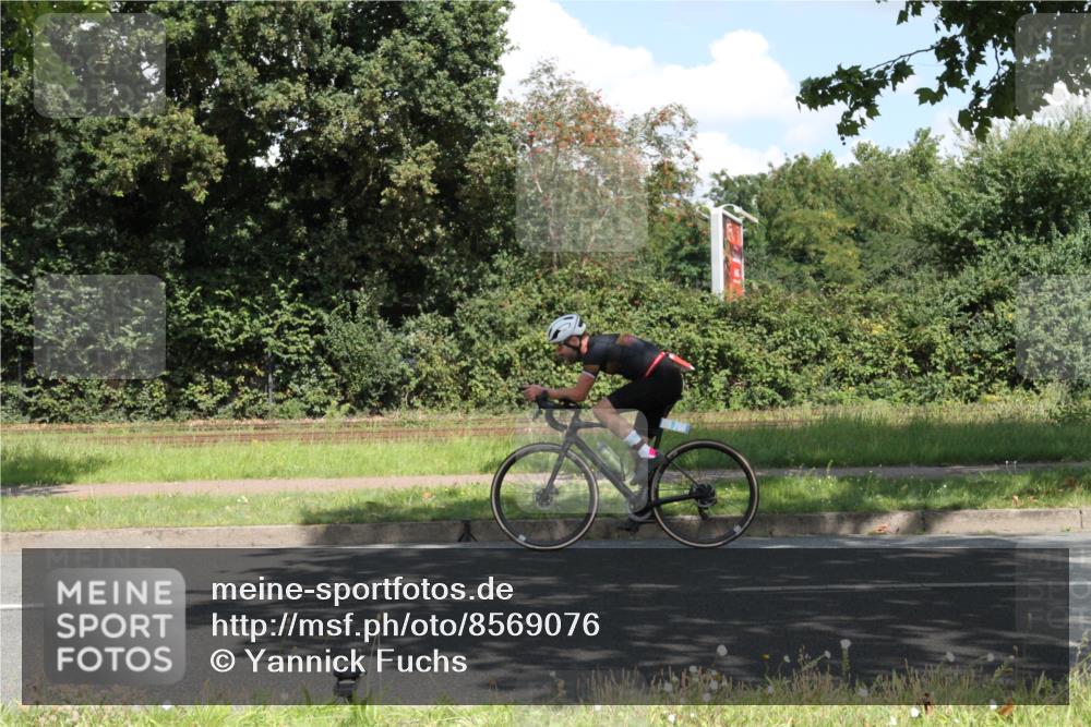 10.08.2025 - GEWOBA Citytriathlon Bremen Yannick Fuchs http://msf.ph/oto/8569076 10.08.2025 13:07:40 Radfahren 578, 648, 873, 941, 959 meine-sportfotos.de