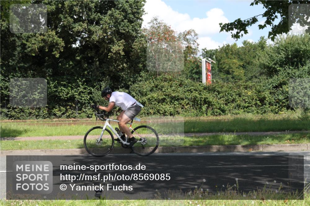 10.08.2025 - GEWOBA Citytriathlon Bremen Yannick Fuchs http://msf.ph/oto/8569085 10.08.2025 13:07:50 Radfahren 578, 648, 689, 774, 941 meine-sportfotos.de