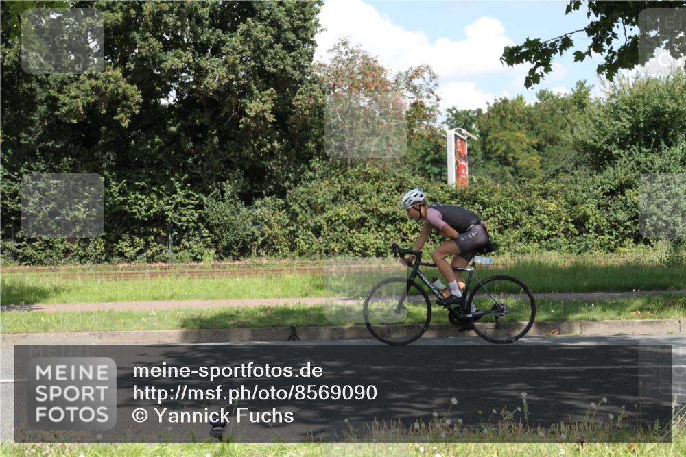 10.08.2025 - GEWOBA Citytriathlon Bremen Yannick Fuchs http://msf.ph/oto/8569090 10.08.2025 13:07:58 Radfahren 578, 626, 643, 666, 689, 774, 792, 838, 852, 941 meine-sportfotos.de
