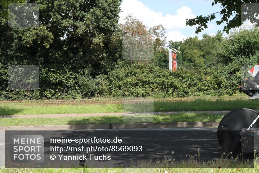 10.08.2025 - GEWOBA Citytriathlon Bremen Yannick Fuchs http://msf.ph/oto/8569093 10.08.2025 13:08:00 Radfahren 578, 626, 643, 666, 687, 689, 774, 792, 838, 852, 941 meine-sportfotos.de