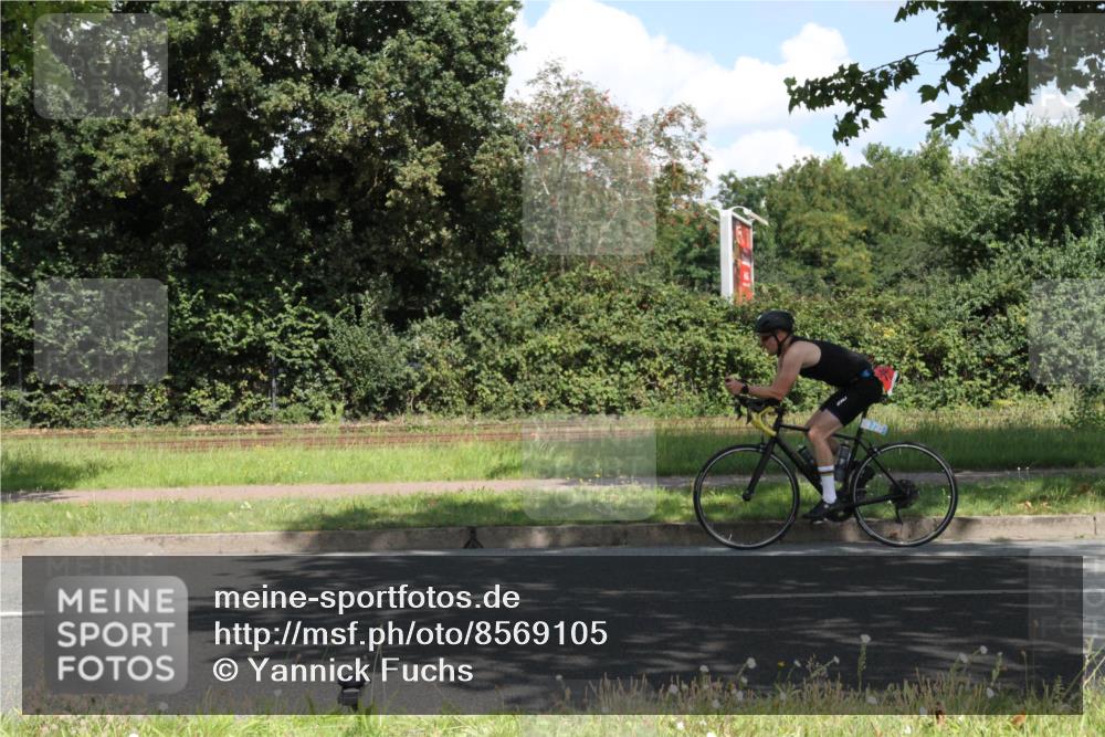 10.08.2025 - GEWOBA Citytriathlon Bremen Yannick Fuchs http://msf.ph/oto/8569105 10.08.2025 13:08:15 Radfahren 626, 643, 666, 687, 792, 836, 838, 852, 980 meine-sportfotos.de