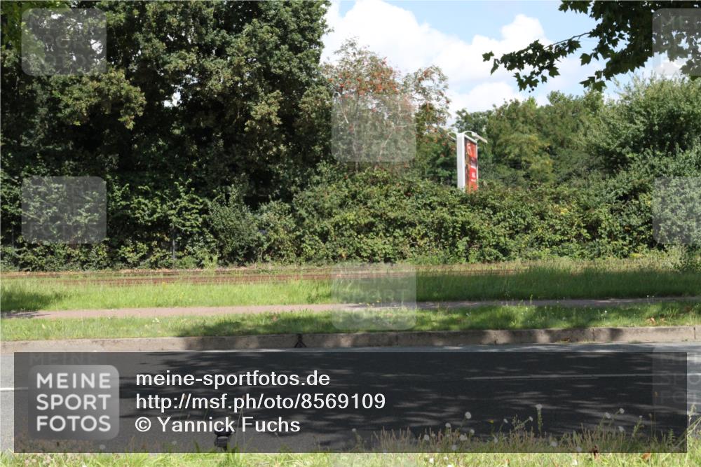10.08.2025 - GEWOBA Citytriathlon Bremen Yannick Fuchs http://msf.ph/oto/8569109 10.08.2025 13:08:21 Radfahren 552, 666, 687, 702, 792, 836, 838, 855, 980 meine-sportfotos.de