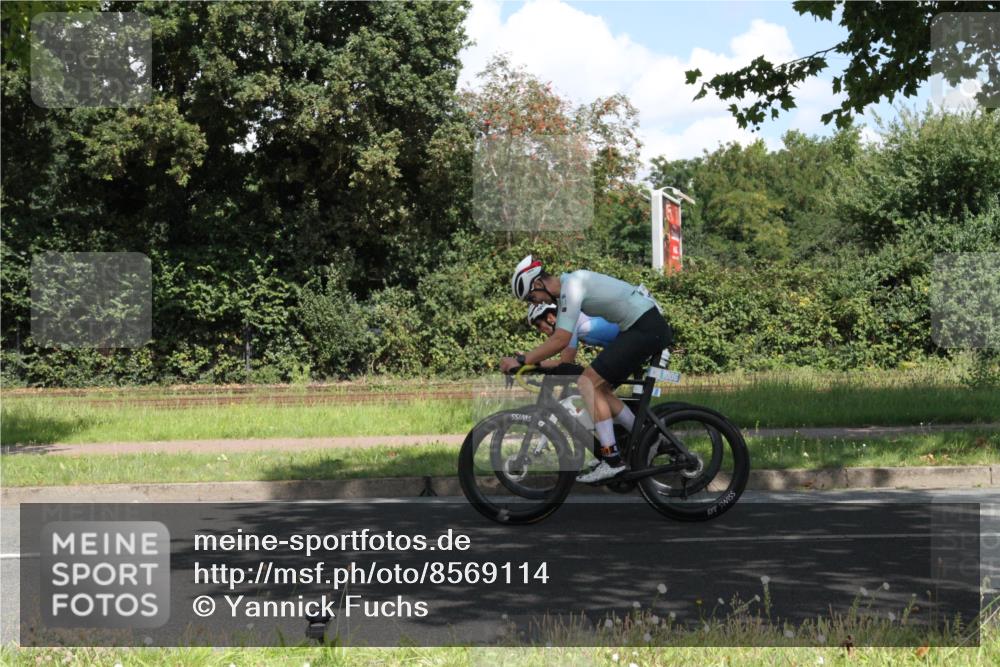 10.08.2025 - GEWOBA Citytriathlon Bremen Yannick Fuchs http://msf.ph/oto/8569114 10.08.2025 13:08:31 Radfahren 551, 552, 692, 702, 768, 824, 836, 855, 859, 968, 980 meine-sportfotos.de