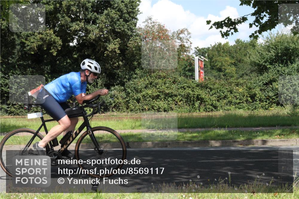 10.08.2025 - GEWOBA Citytriathlon Bremen Yannick Fuchs http://msf.ph/oto/8569117 10.08.2025 13:08:33 Radfahren 551, 552, 692, 702, 768, 824, 836, 855, 859, 968, 980 meine-sportfotos.de