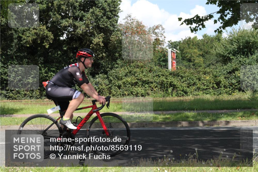 10.08.2025 - GEWOBA Citytriathlon Bremen Yannick Fuchs http://msf.ph/oto/8569119 10.08.2025 13:08:35 Radfahren 551, 552, 692, 702, 768, 824, 836, 855, 859, 968, 980, 1016 meine-sportfotos.de