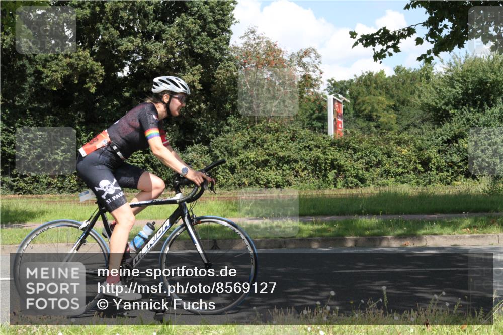 10.08.2025 - GEWOBA Citytriathlon Bremen Yannick Fuchs http://msf.ph/oto/8569127 10.08.2025 13:08:41 Radfahren 551, 552, 692, 702, 768, 824, 855, 859, 912, 968, 1016 meine-sportfotos.de