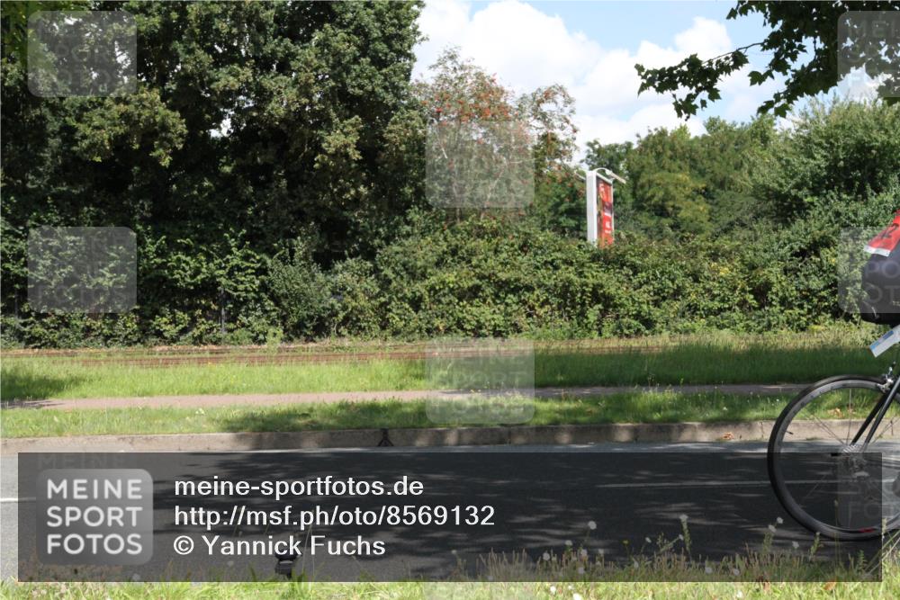 10.08.2025 - GEWOBA Citytriathlon Bremen Yannick Fuchs http://msf.ph/oto/8569132 10.08.2025 13:08:43 Radfahren 551, 552, 692, 702, 768, 824, 855, 859, 912, 968, 1016 meine-sportfotos.de