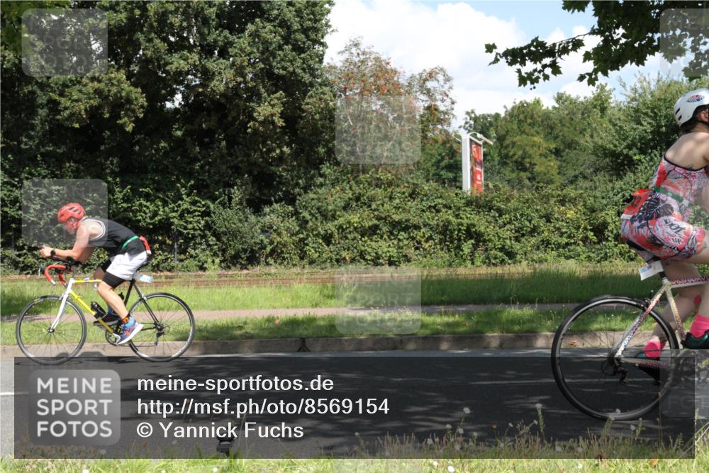 10.08.2025 - GEWOBA Citytriathlon Bremen Yannick Fuchs http://msf.ph/oto/8569154 10.08.2025 13:09:43 Radfahren 681, 770, 942 meine-sportfotos.de