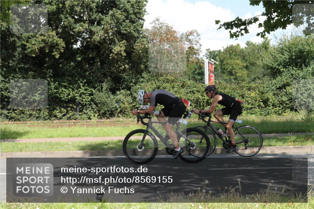 10.08.2025 - GEWOBA Citytriathlon Bremen Yannick Fuchs http://msf.ph/oto/8569155 10.08.2025 13:09:46 Radfahren 681, 770, 942 meine-sportfotos.de