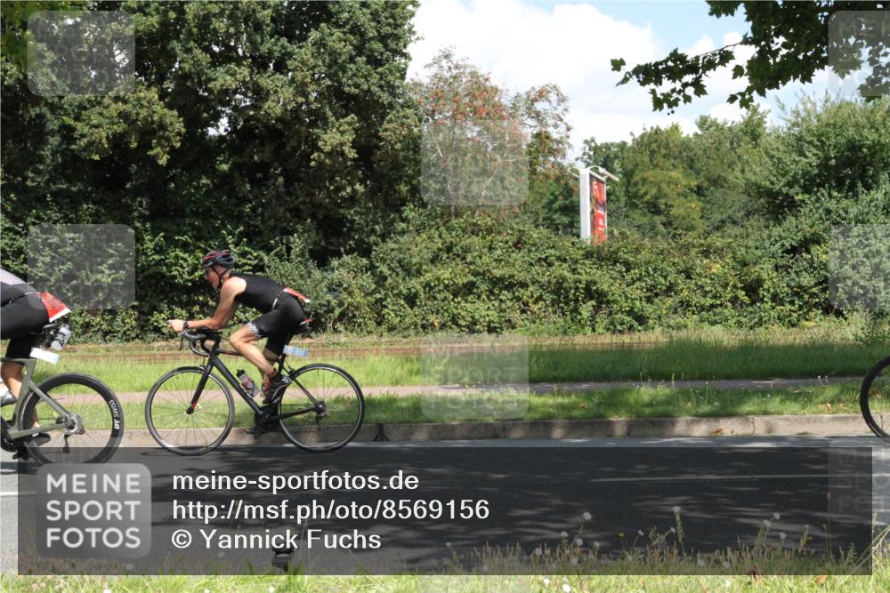 10.08.2025 - GEWOBA Citytriathlon Bremen Yannick Fuchs http://msf.ph/oto/8569156 10.08.2025 13:09:46 Radfahren 681, 770, 942 meine-sportfotos.de