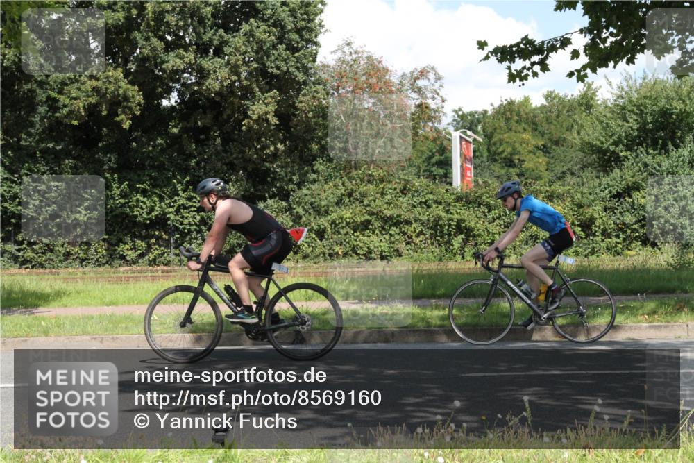 10.08.2025 - GEWOBA Citytriathlon Bremen Yannick Fuchs http://msf.ph/oto/8569160 10.08.2025 13:10:10 Radfahren 642, 763, 776, 919, 922, 947, 1037 meine-sportfotos.de