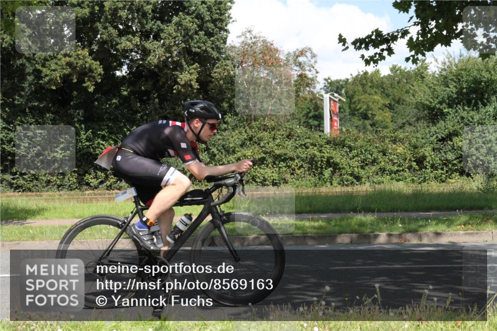 10.08.2025 - GEWOBA Citytriathlon Bremen Yannick Fuchs http://msf.ph/oto/8569163 10.08.2025 13:10:16 Radfahren 642, 752, 763, 776, 919, 922, 947, 1037 meine-sportfotos.de