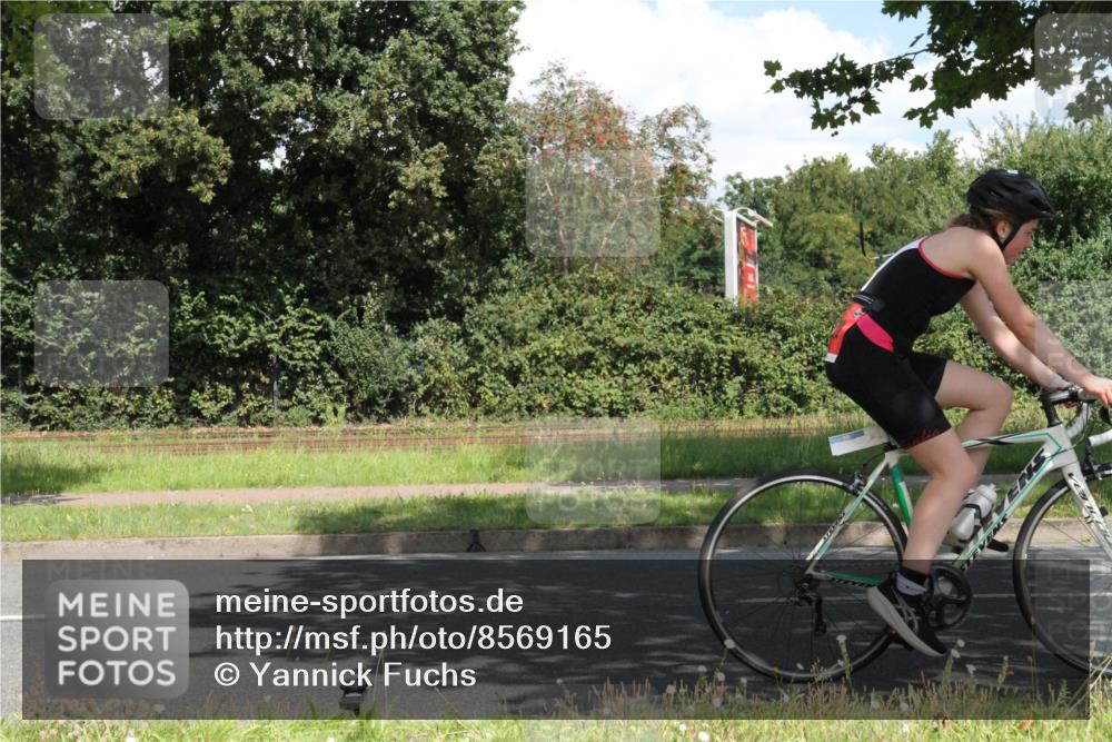 10.08.2025 - GEWOBA Citytriathlon Bremen Yannick Fuchs http://msf.ph/oto/8569165 10.08.2025 13:10:25 Radfahren 752, 763, 776, 833, 919, 922, 947, 956 meine-sportfotos.de
