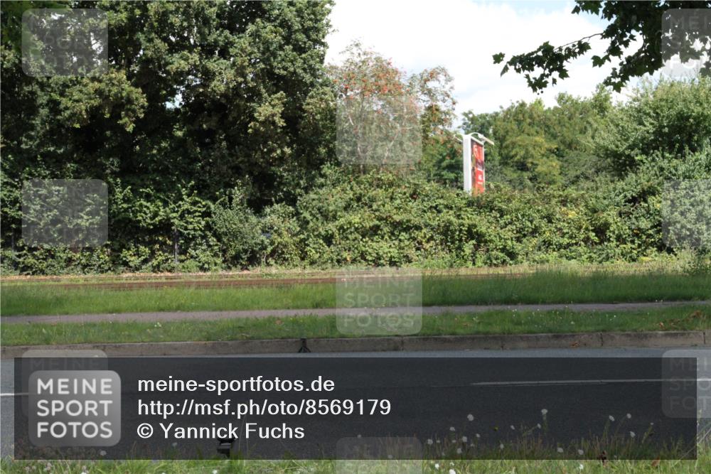 10.08.2025 - GEWOBA Citytriathlon Bremen Yannick Fuchs http://msf.ph/oto/8569179 10.08.2025 13:11:20 Radfahren 593, 664, 686, 688, 708, 759, 915 meine-sportfotos.de
