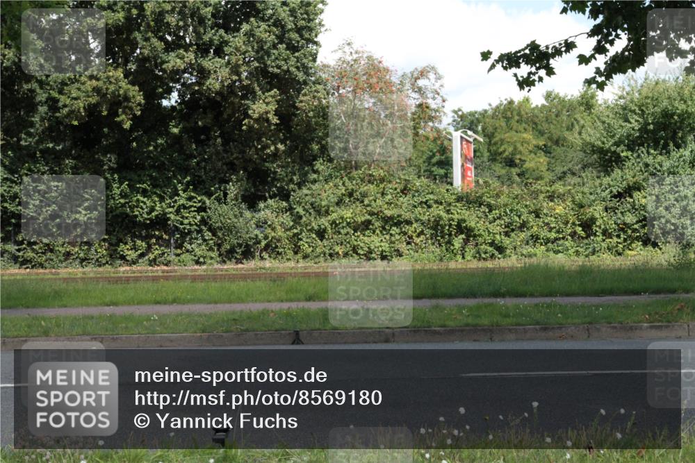 10.08.2025 - GEWOBA Citytriathlon Bremen Yannick Fuchs http://msf.ph/oto/8569180 10.08.2025 13:11:20 Radfahren 593, 664, 686, 688, 708, 759, 915 meine-sportfotos.de