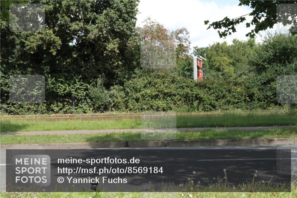 10.08.2025 - GEWOBA Citytriathlon Bremen Yannick Fuchs http://msf.ph/oto/8569184 10.08.2025 13:11:24 Radfahren 593, 604, 664, 686, 688, 708, 759, 915 meine-sportfotos.de