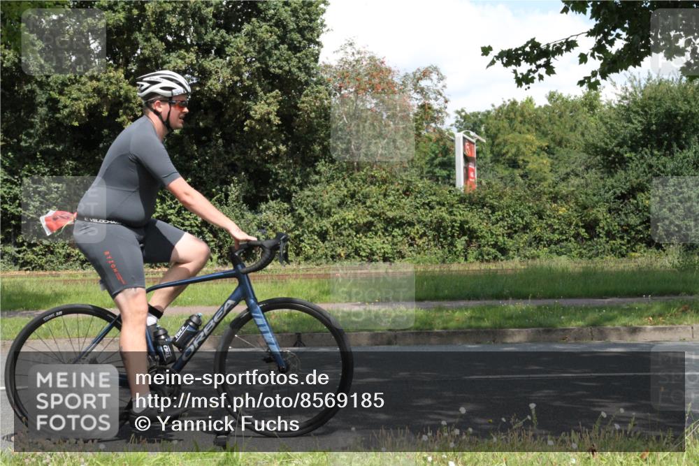 10.08.2025 - GEWOBA Citytriathlon Bremen Yannick Fuchs http://msf.ph/oto/8569185 10.08.2025 13:11:24 Radfahren 593, 604, 664, 686, 688, 708, 759, 915 meine-sportfotos.de