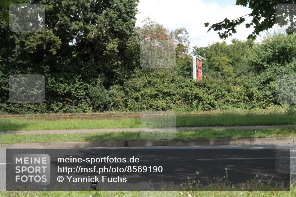 10.08.2025 - GEWOBA Citytriathlon Bremen Yannick Fuchs http://msf.ph/oto/8569190 10.08.2025 13:11:30 Radfahren 604, 664, 667, 686, 688, 708, 894, 915, 937 meine-sportfotos.de