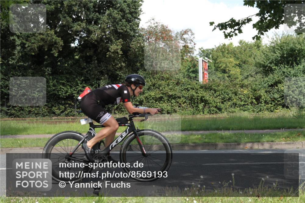 10.08.2025 - GEWOBA Citytriathlon Bremen Yannick Fuchs http://msf.ph/oto/8569193 10.08.2025 13:11:31 Radfahren 604, 664, 667, 686, 688, 708, 894, 915, 937 meine-sportfotos.de