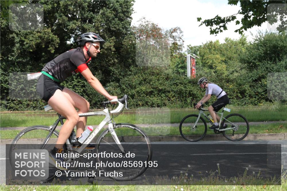 10.08.2025 - GEWOBA Citytriathlon Bremen Yannick Fuchs http://msf.ph/oto/8569195 10.08.2025 13:11:33 Radfahren 604, 664, 667, 686, 688, 708, 894, 915, 937 meine-sportfotos.de