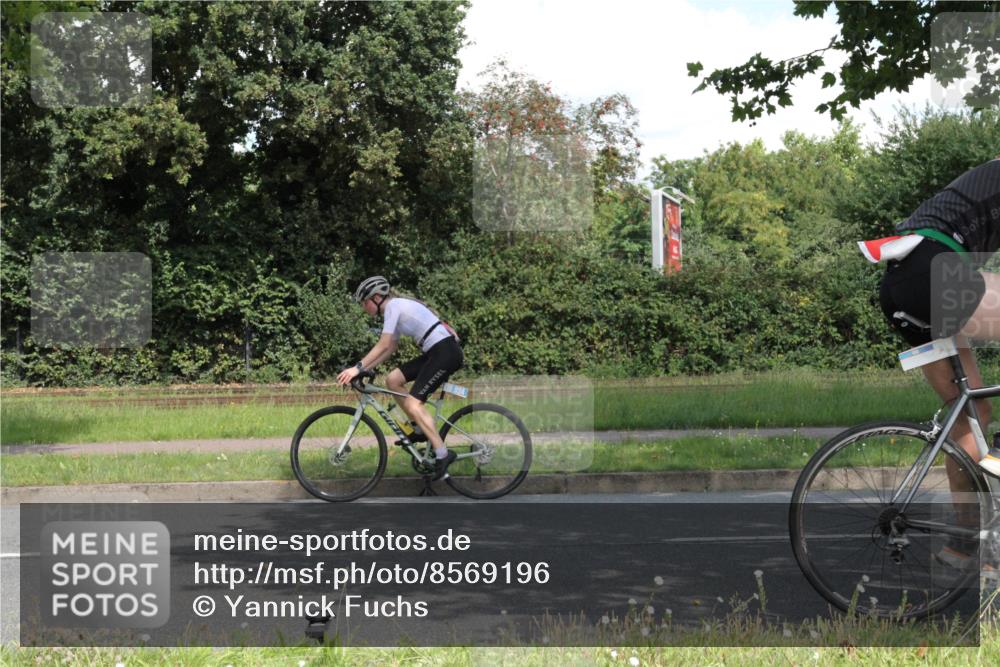 10.08.2025 - GEWOBA Citytriathlon Bremen Yannick Fuchs http://msf.ph/oto/8569196 10.08.2025 13:11:34 Radfahren 604, 664, 667, 686, 688, 708, 894, 915, 933, 937 meine-sportfotos.de