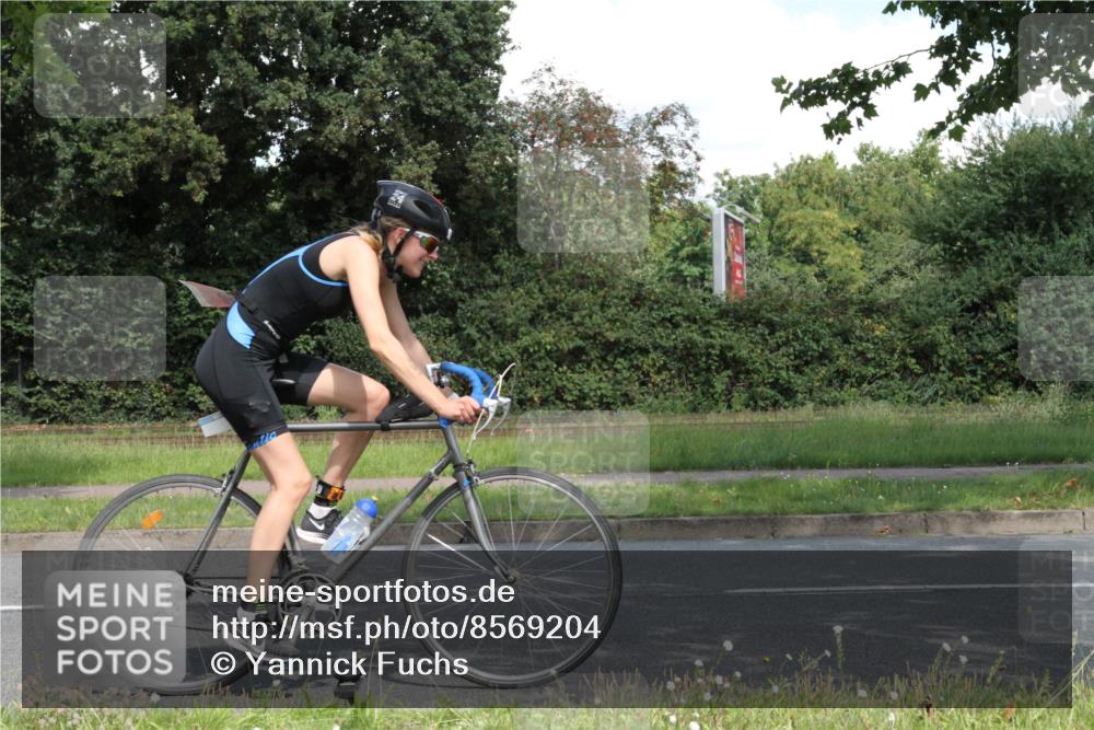 10.08.2025 - GEWOBA Citytriathlon Bremen Yannick Fuchs http://msf.ph/oto/8569204 10.08.2025 13:11:45 Radfahren 604, 635, 667, 750, 894, 933, 937, 966, 1017, 1032 meine-sportfotos.de