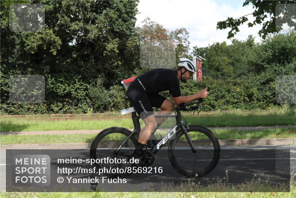 10.08.2025 - GEWOBA Citytriathlon Bremen Yannick Fuchs http://msf.ph/oto/8569216 10.08.2025 13:11:53 Radfahren 635, 750, 933, 937, 966, 1017, 1032 meine-sportfotos.de